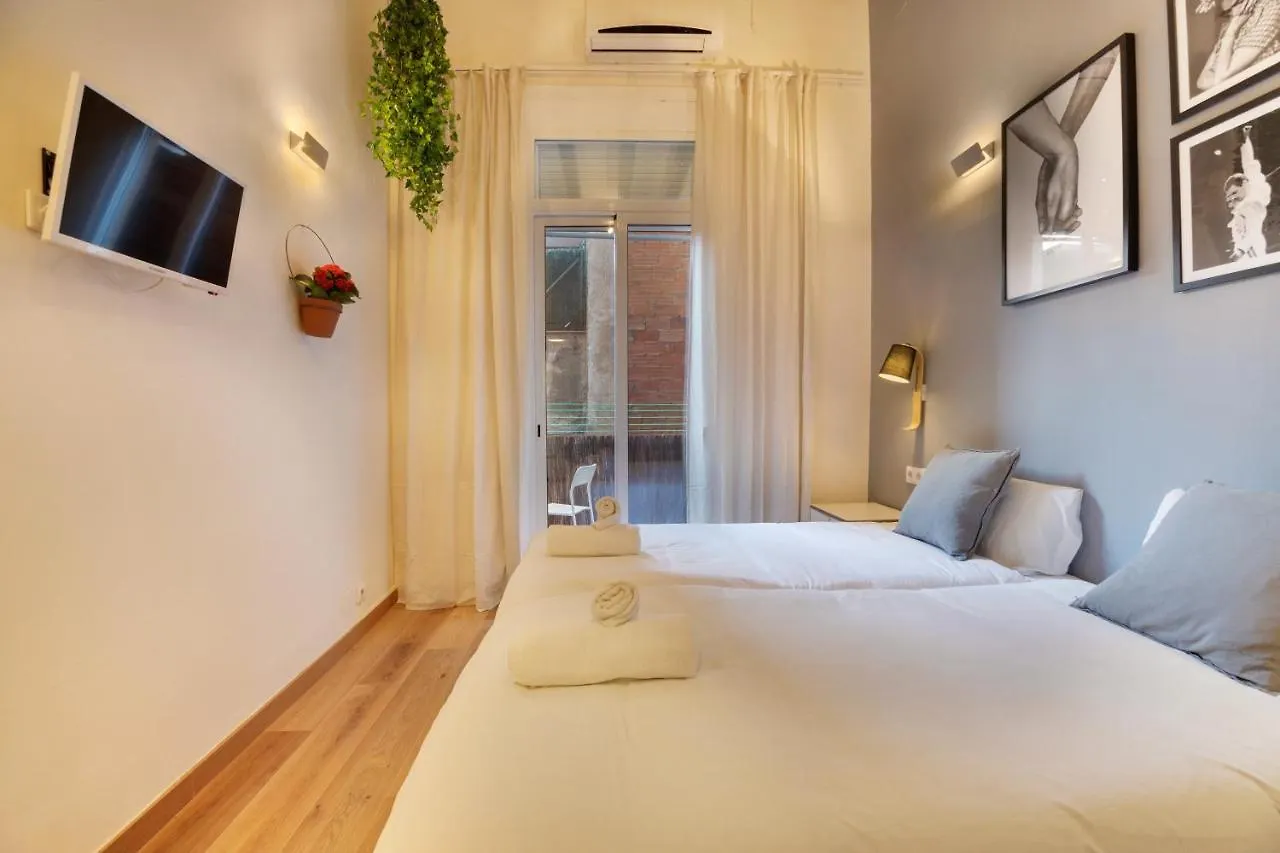 Aqua Apartment By Olala Homes